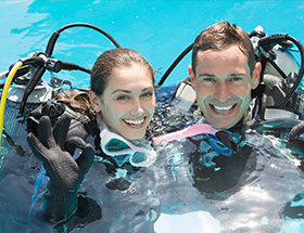 couple plongée sous-marine